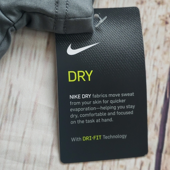 Nike Catch Me If You Can Dri-Fit - Picture 3 of 5